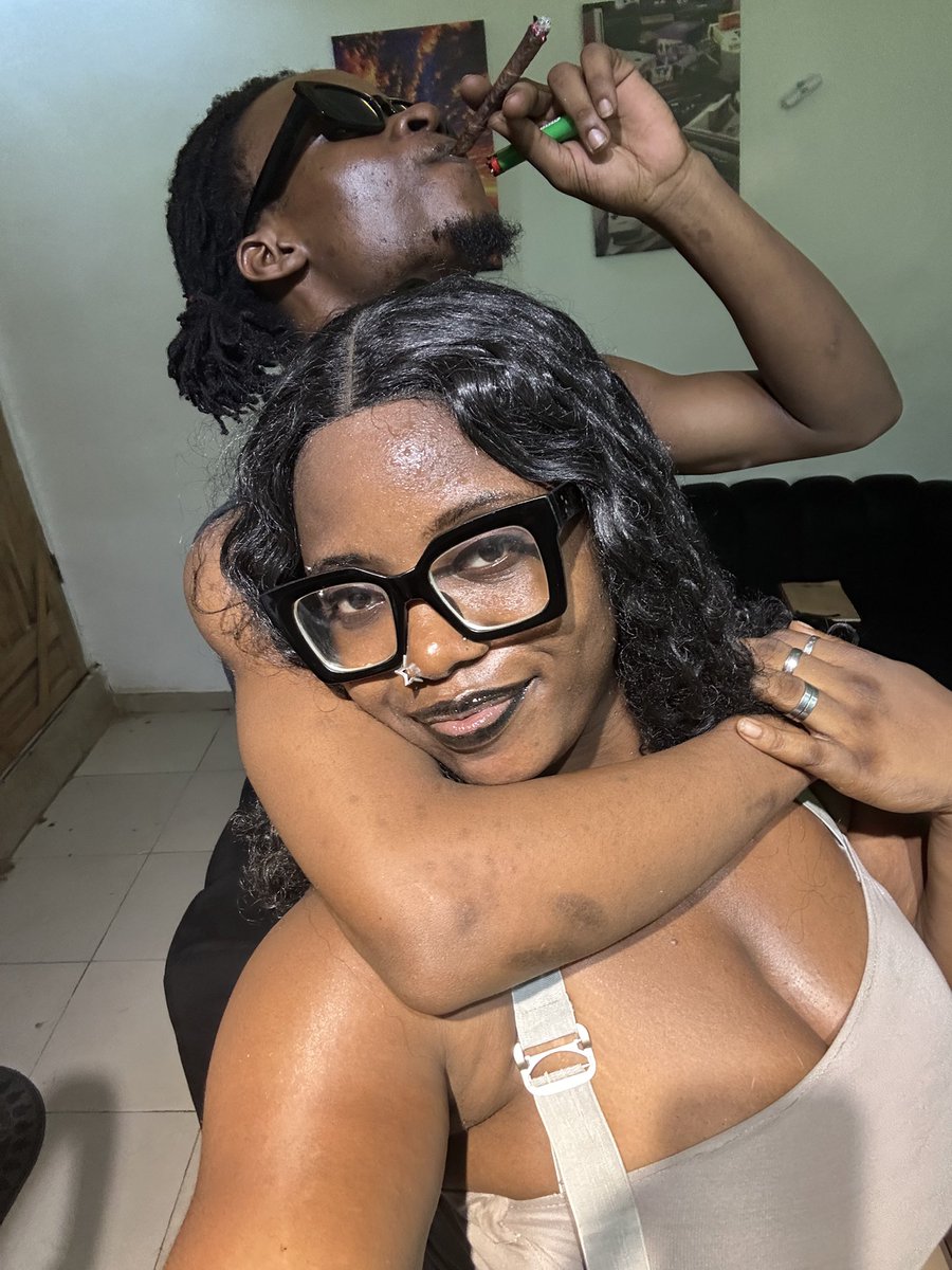 Adoraè Vayze tweet media