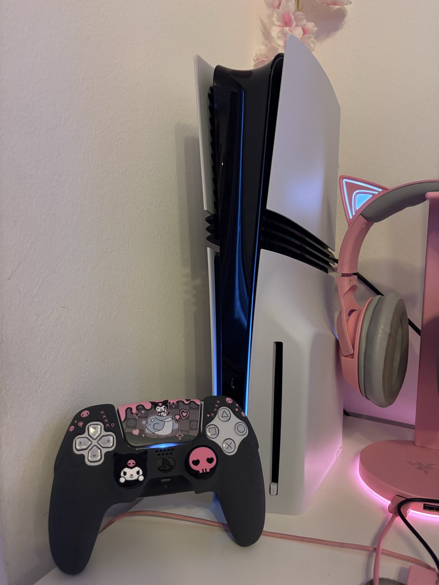 Vivi🌸Club MaidZone | @DoKomi 26 tweet media