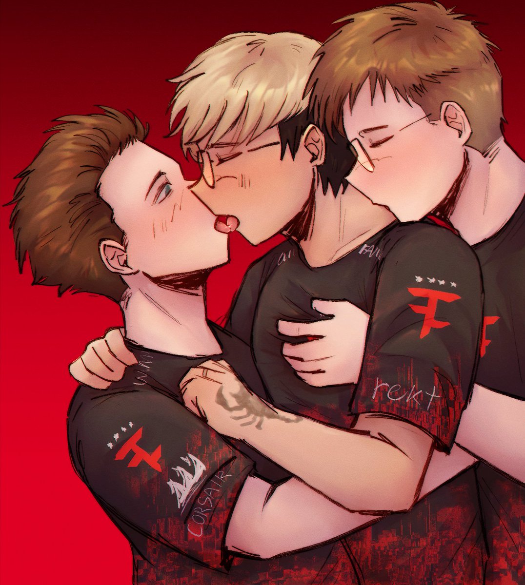 Bee hive in the yard tweet media