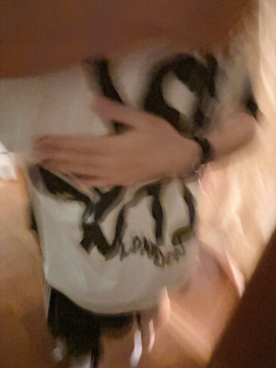 𝗯𝗹𝘂𝗲 𝗽𝗲𝗮𝗰𝗵 ୧ · tweet media