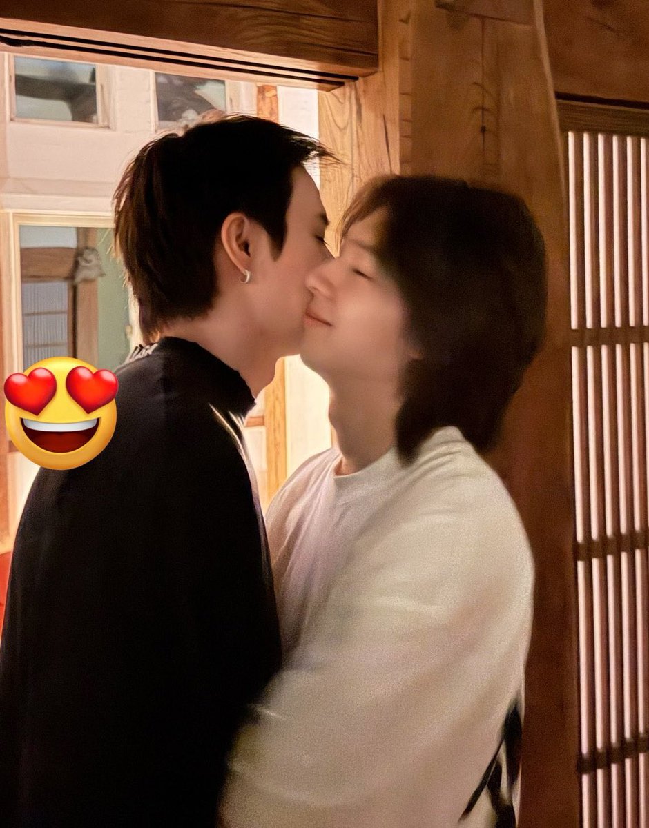 𝗯𝗹𝘂𝗲 𝗽𝗲𝗮𝗰𝗵 ୧ · tweet media