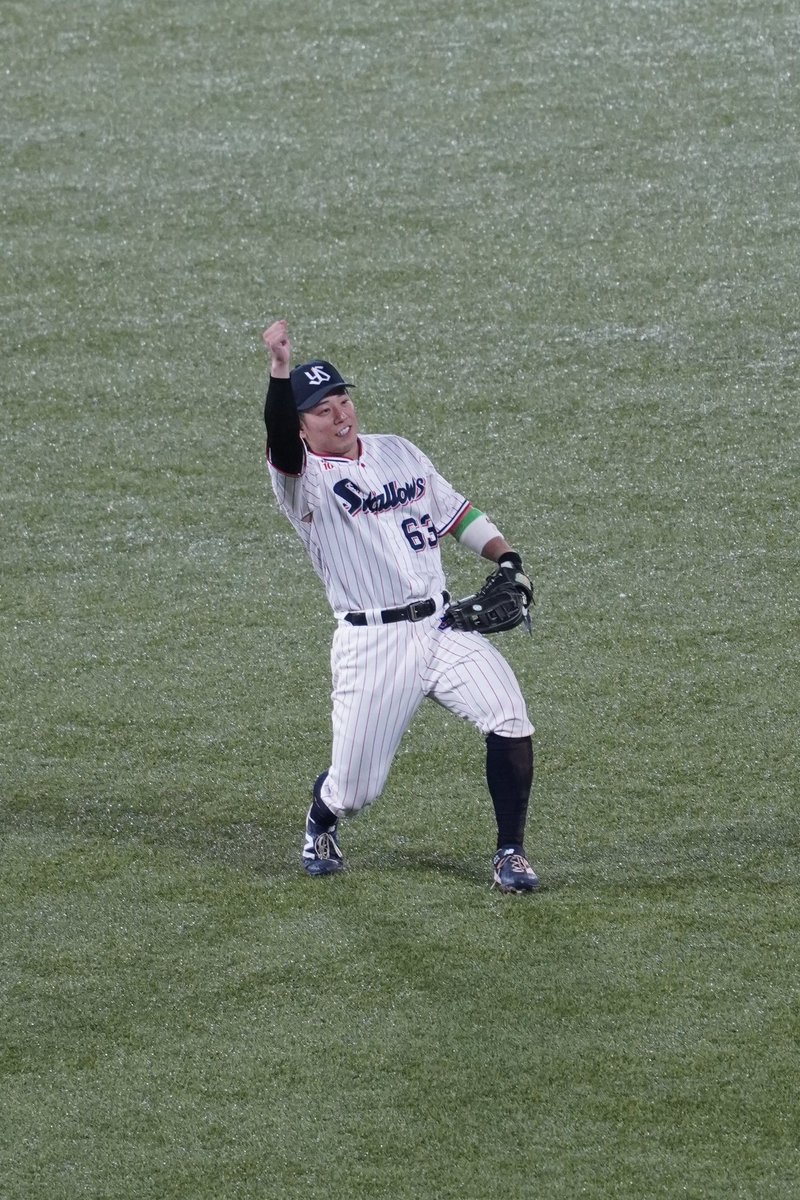 KK_KONG's tweet photo. 外野でもやるかなとおもったらやってくれた
#swallows #増田珠 https://t.co/cJzfrj0Dza