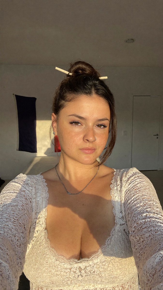 Iris 🎀 tweet media