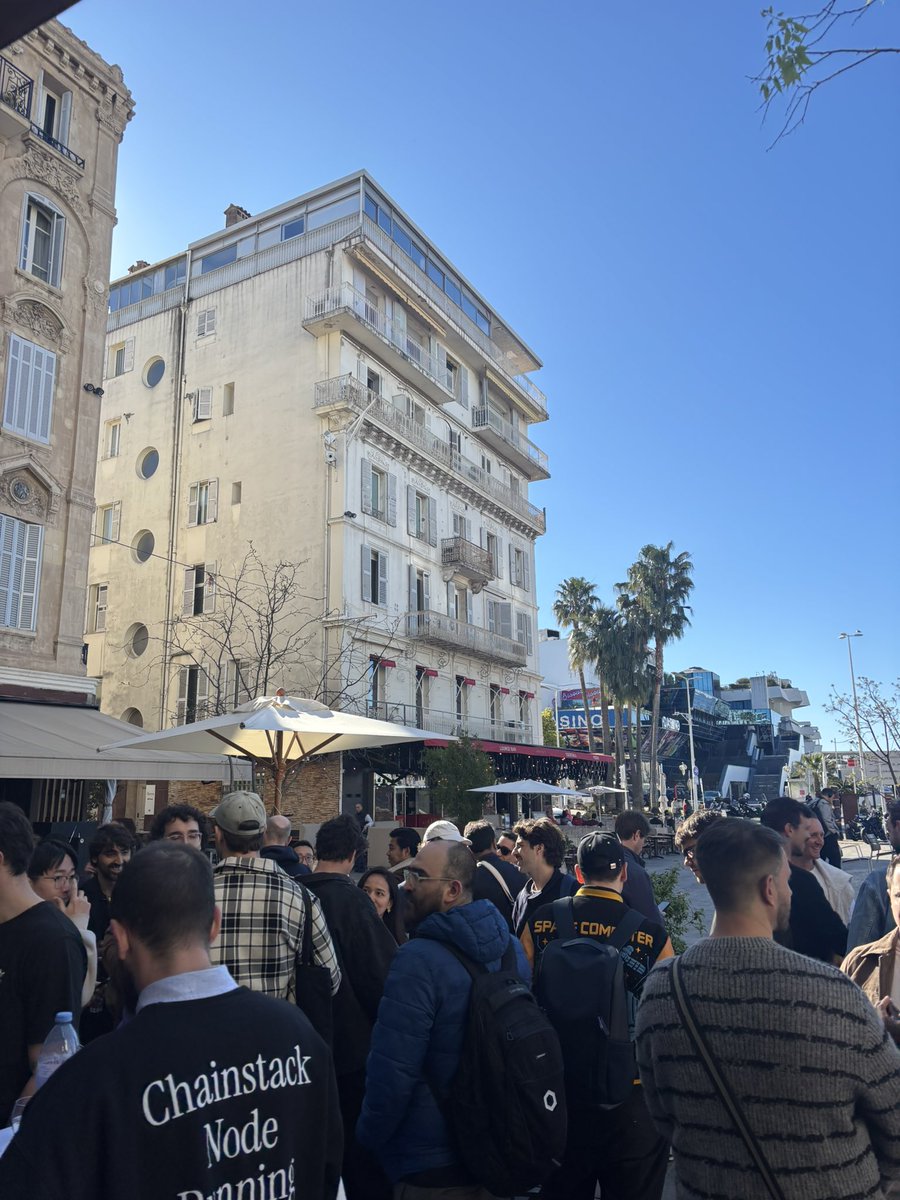 Xave Meegan tweet media