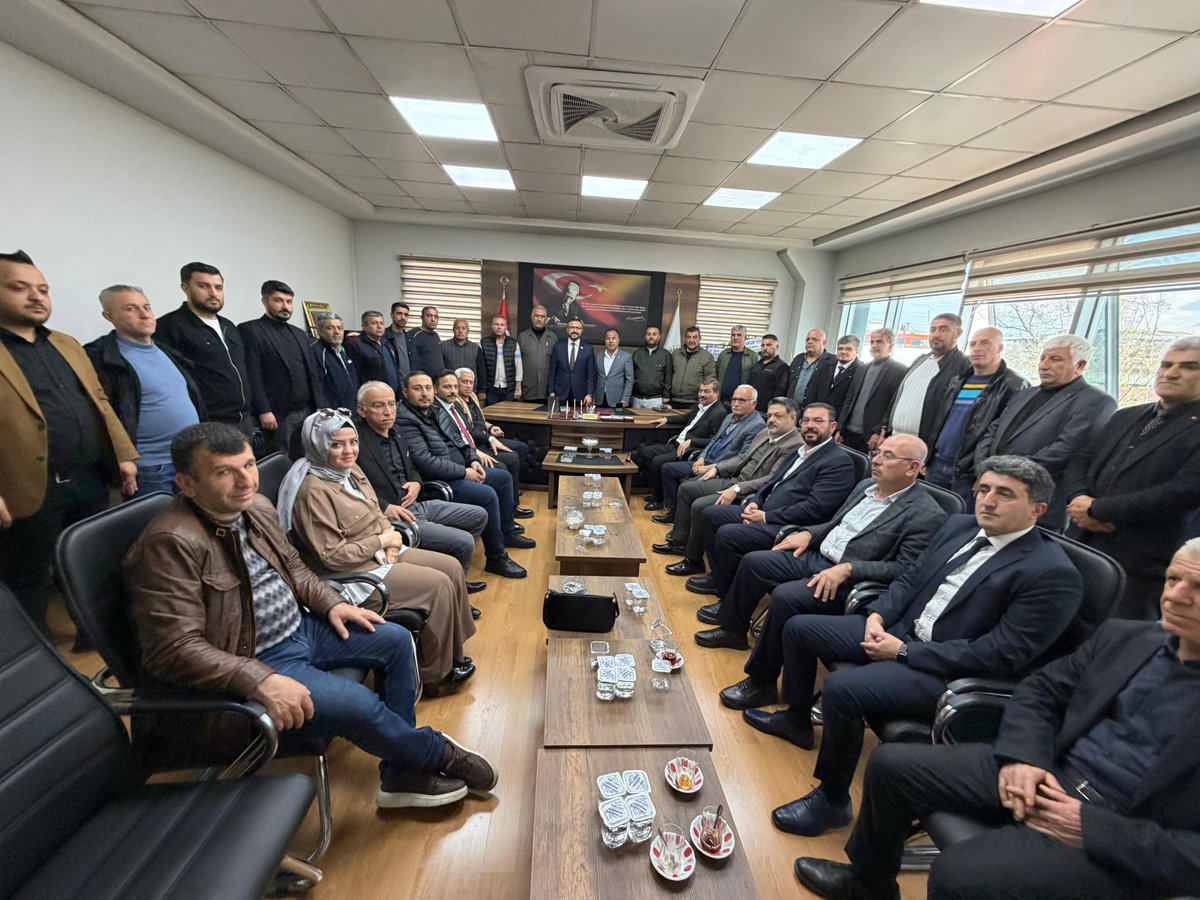 mehmetyilmazmy_'s tweet photo. Gaziantep Oto ve Makine Sanatkarları Esnaf Odası Başkanlığına yeniden seçilerek güven tazeleyen Sn. Ramazan Balcı’yı ve kıymetli Yönetim Kurulu Üyelerini makamlarında ziyaret ederek hayırlı olsun dileklerimizi ilettik. 

Şehrimizin esnaf kültürü ve sanayi gelişimi adına önemli çalışmalara imza atan Sayın Başkan’a ve ekibine yeni dönemlerinde başarılar diler, misafirperverlikleri için teşekkür ederiz.

@Ramzanbalci