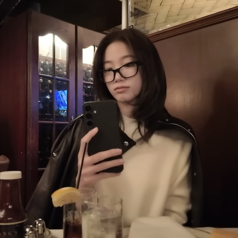 kazuhathinkr's tweet photo. pov: a date with kazuha https://t.co/6T23yD8q3i