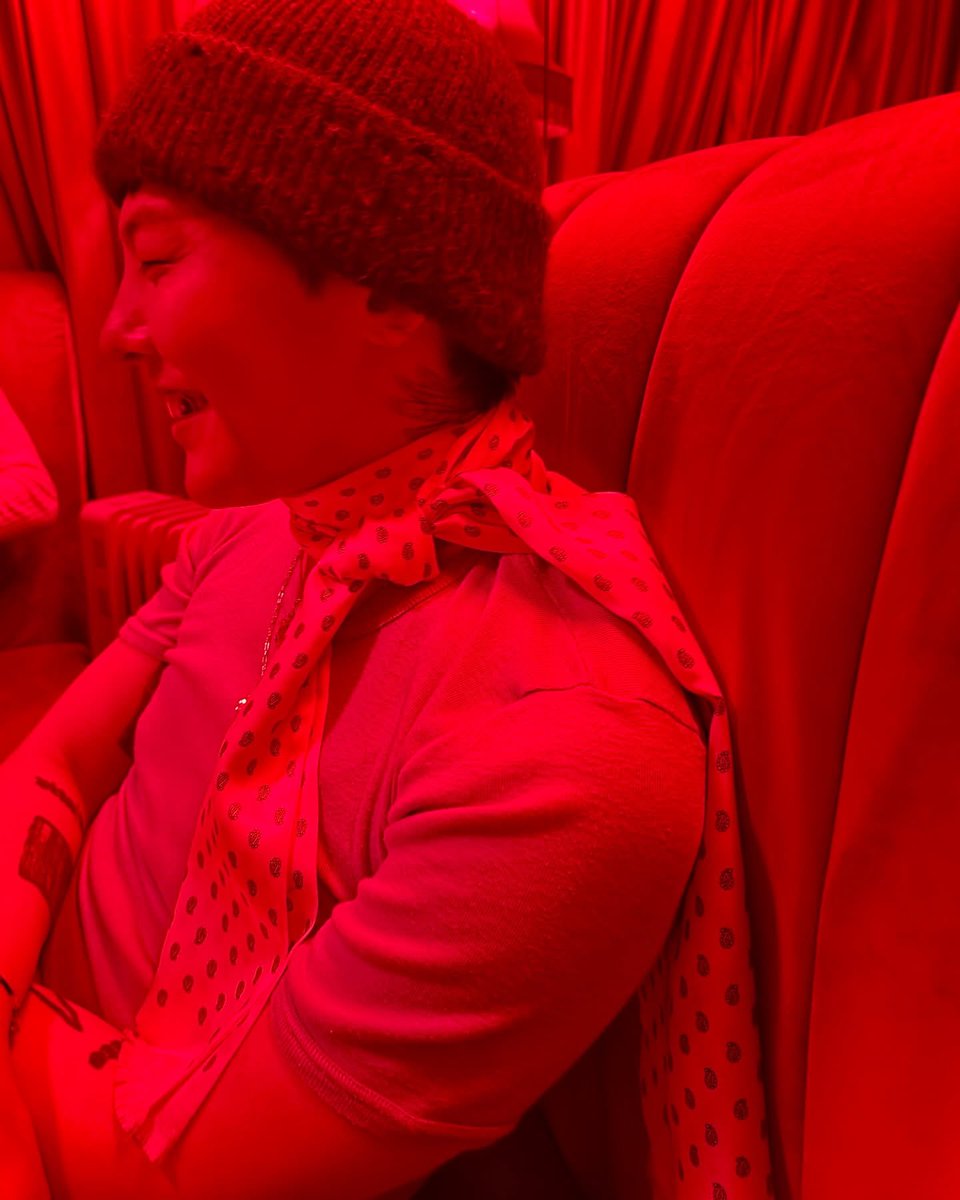 미니바 진짜 갔었구나🥰🥰
오랜만에 보는 레드조명 지드래곤인데
귀여움뿜뿜상태여서 실시간으로 정신나가는중