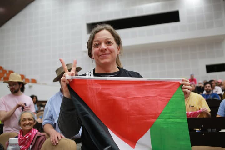 oneliocc's tweet image. Ayer fue el Día de la tierra palestina, causa que es también de nuestro pueblo y de los amigos de todo el mundo que levantan sus voces por nuestro derecho a vivir sin bloqueo genocida de EEUU. 
La razón nos une. 
#PalestinaLibreYa
#NoALaGuerra