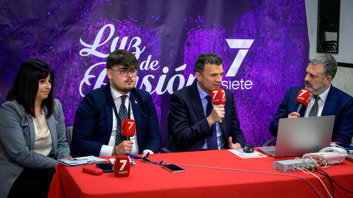 🟣 El pasado Domingo de Ramos nos visitó el alcalde, Bruno Garcia, para hablarnos del dispositivo de Semana Santa, las subvenciones y del hipotético título de Interés Turístico Internacional para nuestra fiesta sacra. <a href="/Cadiz_es/">Ayuntamiento de Cádiz</a> <a href="/vivacadiz/">Viva Cádiz</a> <a href="/JDevesaMolina/">Jesus Devesa Molina</a> 
📷 @catazambrano.zambrano