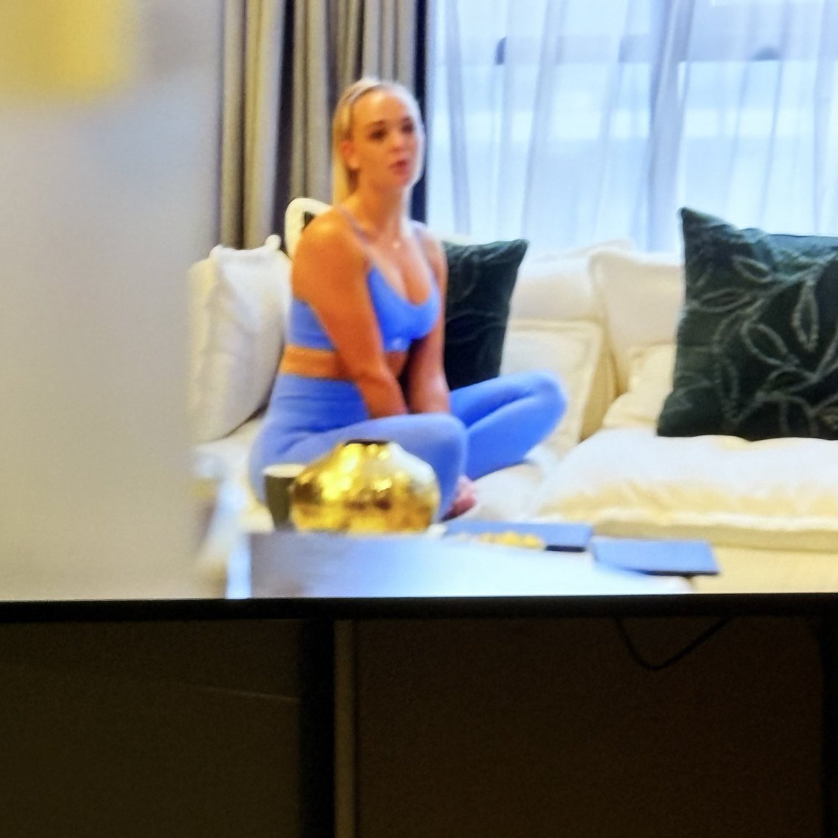 What decent guy could tolerate this annoying, conceited, self absorbed, disloyal and disingenuous brat??? She speaks over David constantly.  And thinks she’s too good for him. HE is too good for HER!!!! 
He’s dodged a big bootied bullet.  #MAFSAustralia