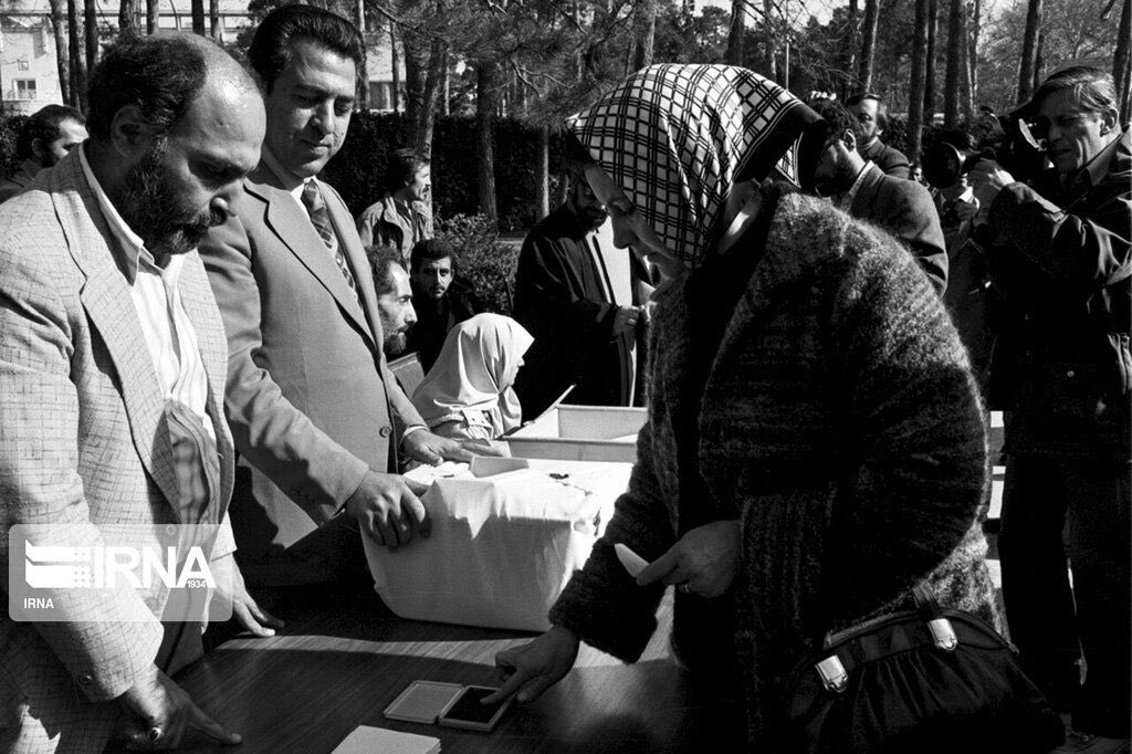 Farzaneh Ashoorioun | فرزانه عشوریون tweet media