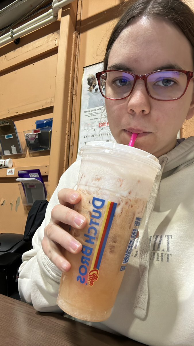 leeann 🎈 tweet media