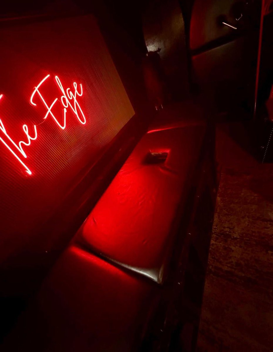 Mistress Eve tweet media