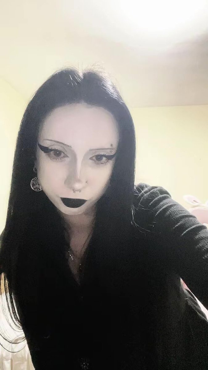 maría COMMS OPEN!! tweet media