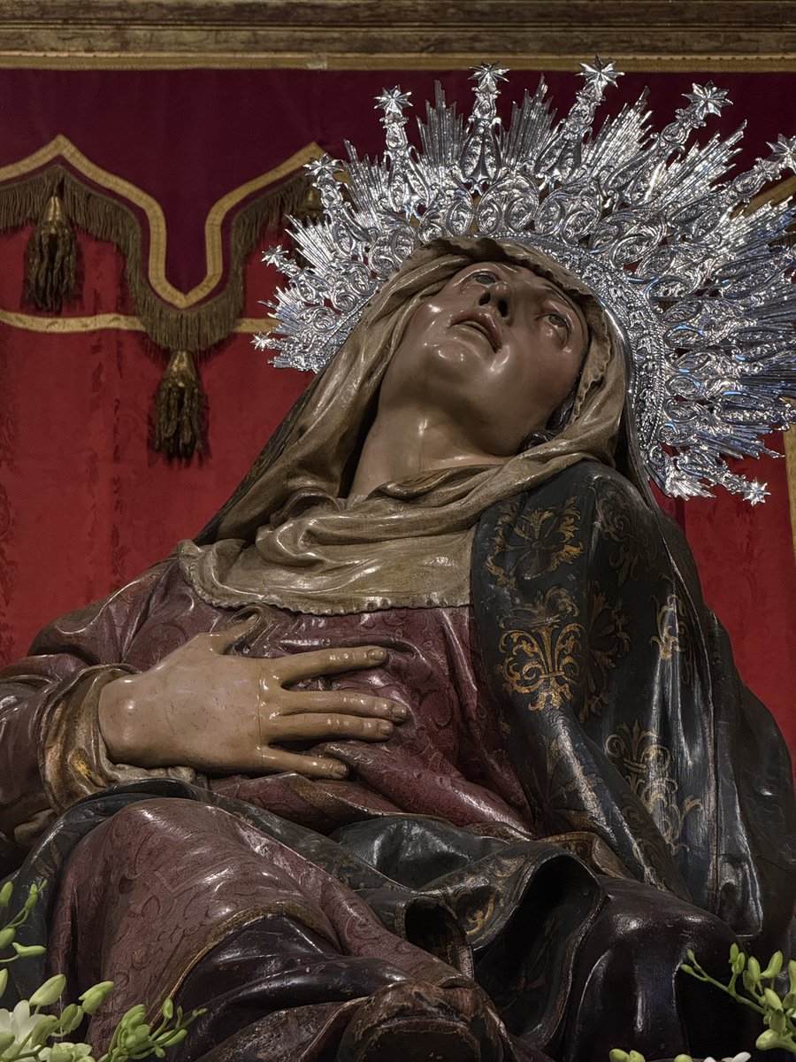 Cofradía de las Angustias tweet media