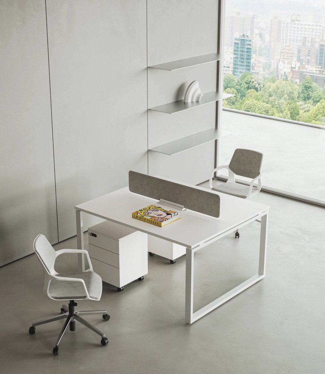 EdderRHLM's tweet photo. "Upgrade your desk with minimal vibes—neutral tones, a tiny potted plant, and your go-to notebook. Less clutter, more focus.  #DeskGoals #OfficeInspo" https://t.co/pKKvXN98Rt