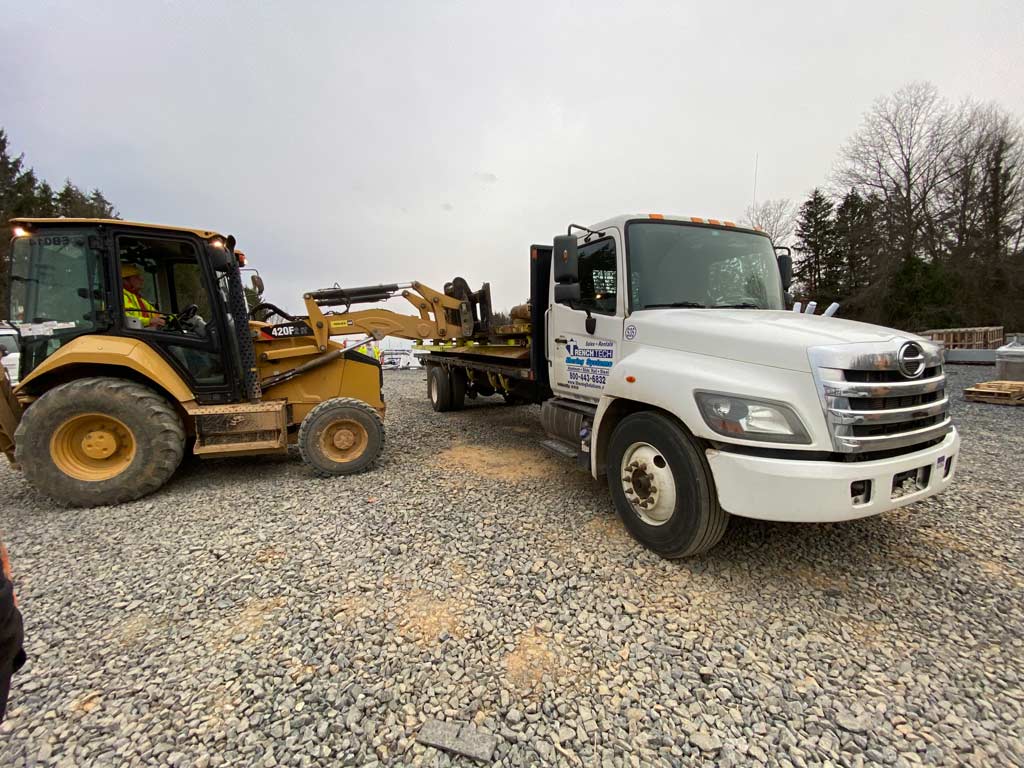 TrenchTechInc's tweet photo. TrenchTech Delivers Like No One Else!
A fleet of trucks, owned by TrenchTech, are always available to deliver equipment during &amp; after hours. 
In this case, TrenchTech made a delivery of both steel &amp; aluminum trench boxes to the jobsite at 6pm on a Friday for weekend night work https://t.co/Ej2DanoOh3