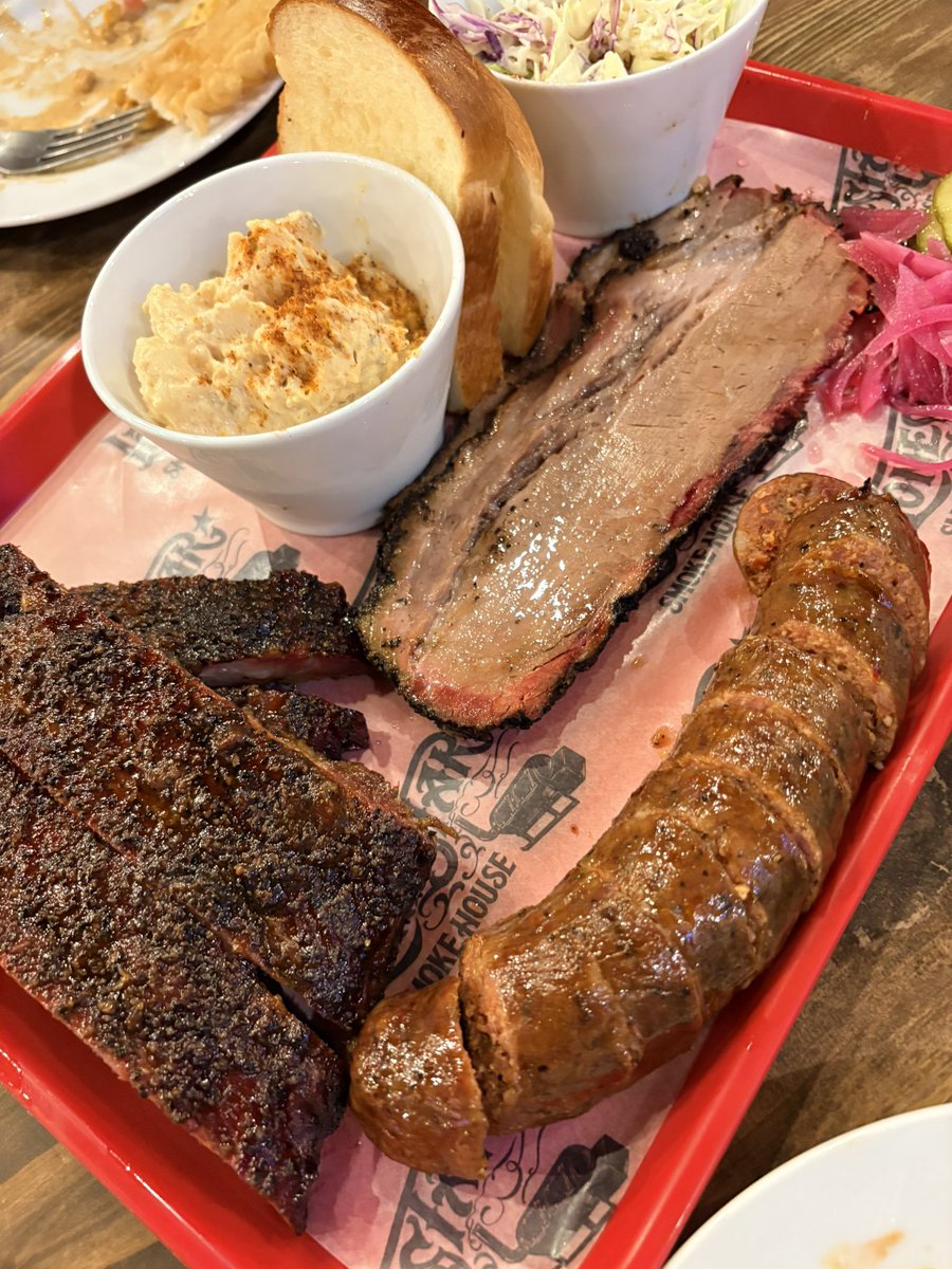 kunekune tweet media