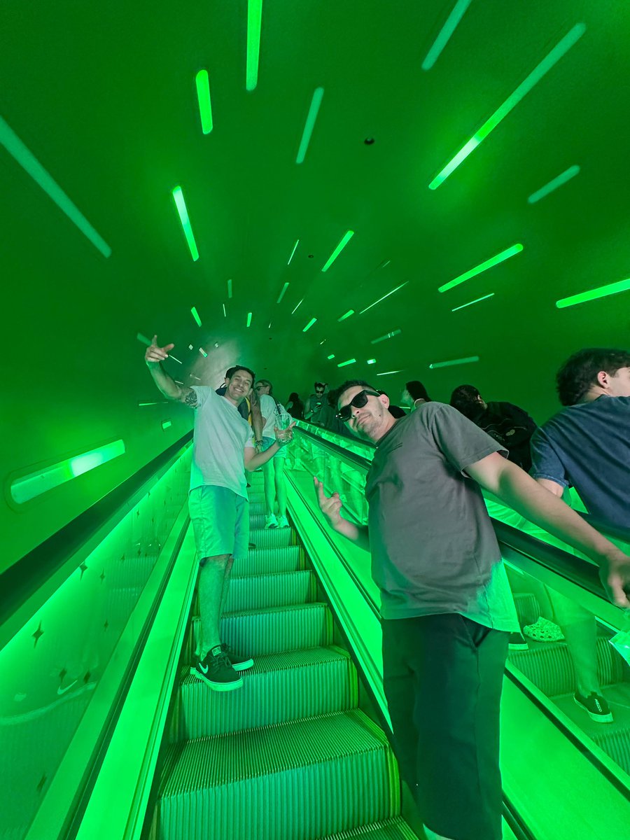 StocksniperTeam's tweet image. Checking out @UniStudios new park for Johnny Boy’s bachelors party weekend! 

#StockSnipers #AceCrew #Essentials #EpicUniverse #LiveLife