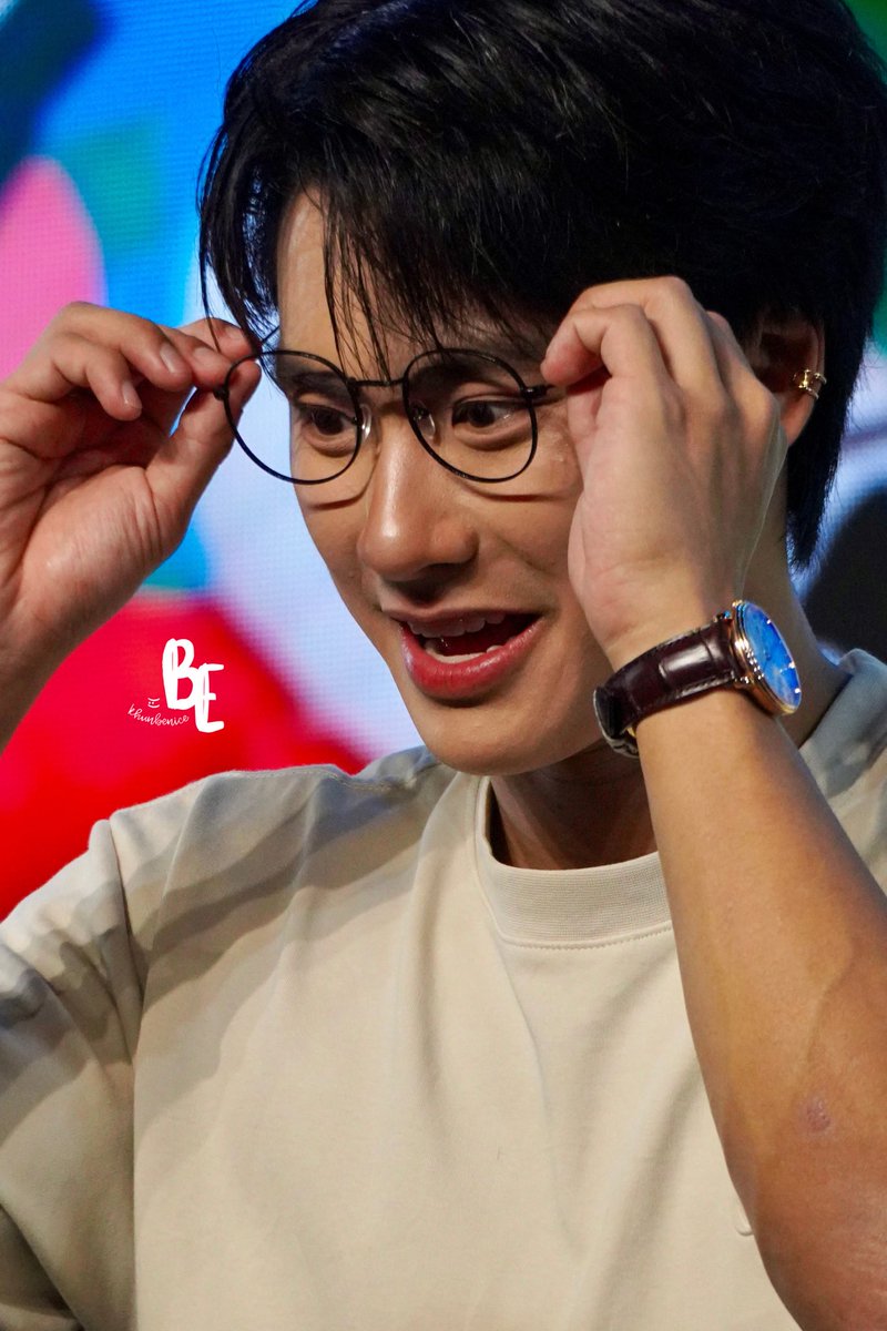 นักเรียนซุกซน🙂‍↔️
Mischievous student 🤓😛

OHMPAWAT AT FANIVAL 2026
#GMMTVFANIVAL2026xOhm
#ยิ้ม5พันของโอมภวัต
#ohmpawat