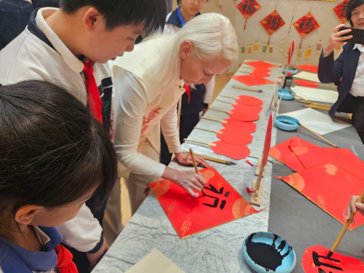 Diplomatie Parl tweet media