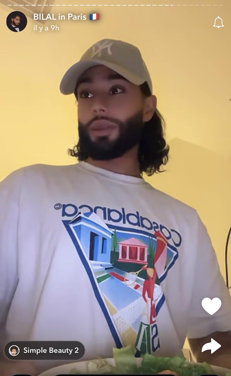CoucouCmoi7575's tweet photo. Je ne suis absolument pas homophobe ! Mais lui là j’peux plus c’est trop ! #bilal arrête un peu toutes tes manières c’est trop ! @Lpdla2Sarah dit à ton pote de doser et #leana aussi 🙄🙄🙄 https://t.co/qqeXvbej5M