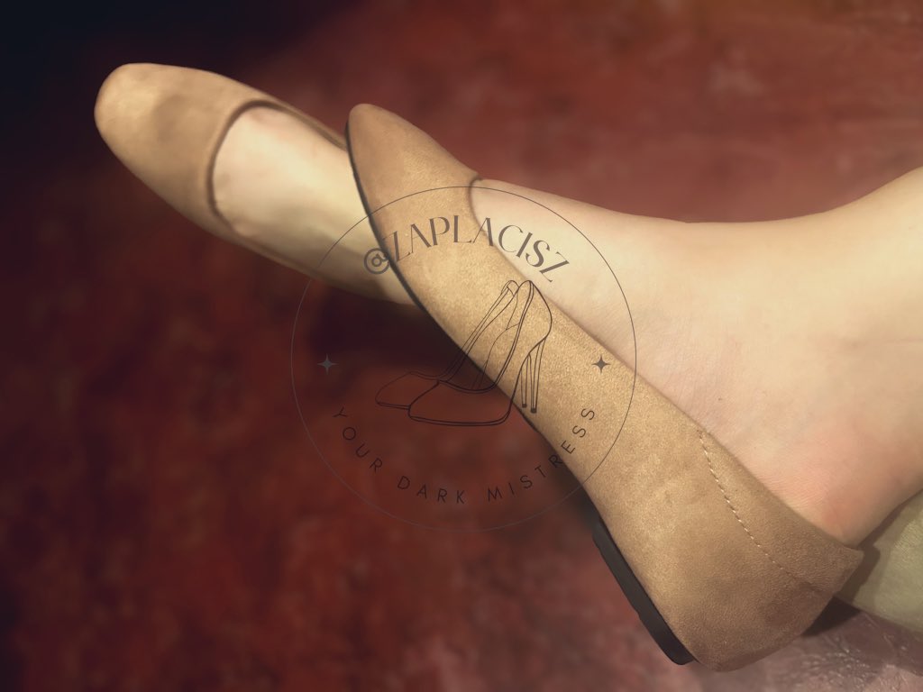 zaplacisz's tweet photo. brudne i spocone baleriny. odważysz się ich skosztować, pucybucie? 👑

findom footfetish paypig feet https://t.co/QI8vTOILa8