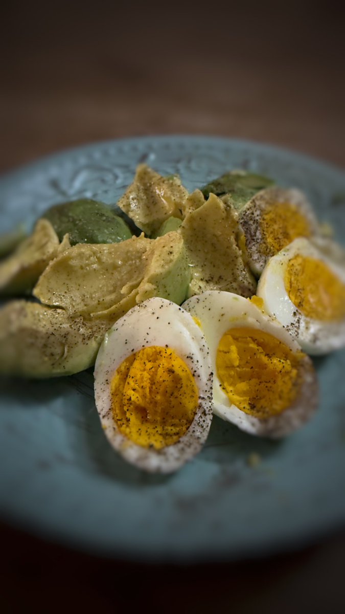 Margari59997947's tweet image. Εγώ δεν ήμουν τέτοιος άνθρωπος ..ποια είμαι τι έχω γίνει ;; που κατάντησα ..;;🤷‍♀️😬😎

#HealthyMeal #Avocado #Eggs #CleanEating