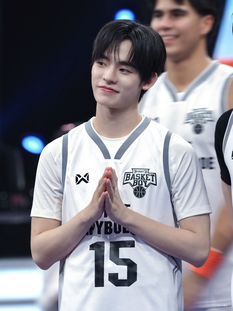 𝓜𝓲 tweet media