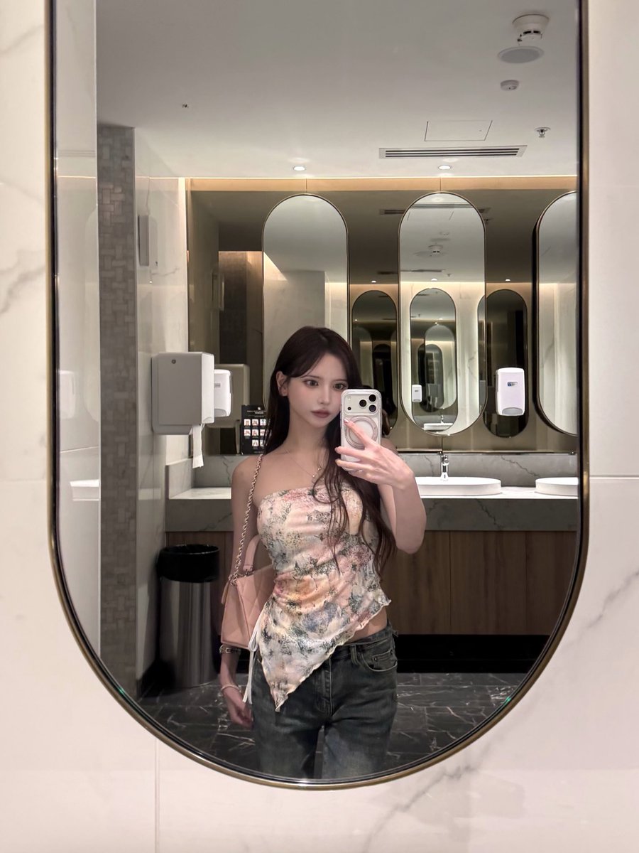 psretxty's tweet photo. 最近めっちゃ整形系の質問来るんだけど、ダイエットが1番の整形です
素材は元々可愛いです😋 https://t.co/ZFzjzys5Vm