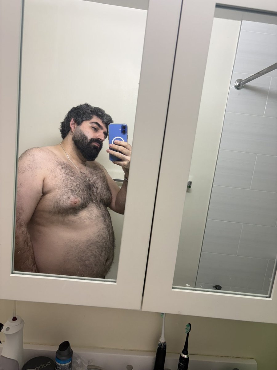 Beariana tweet media