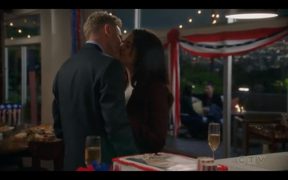 angela junior tweet media