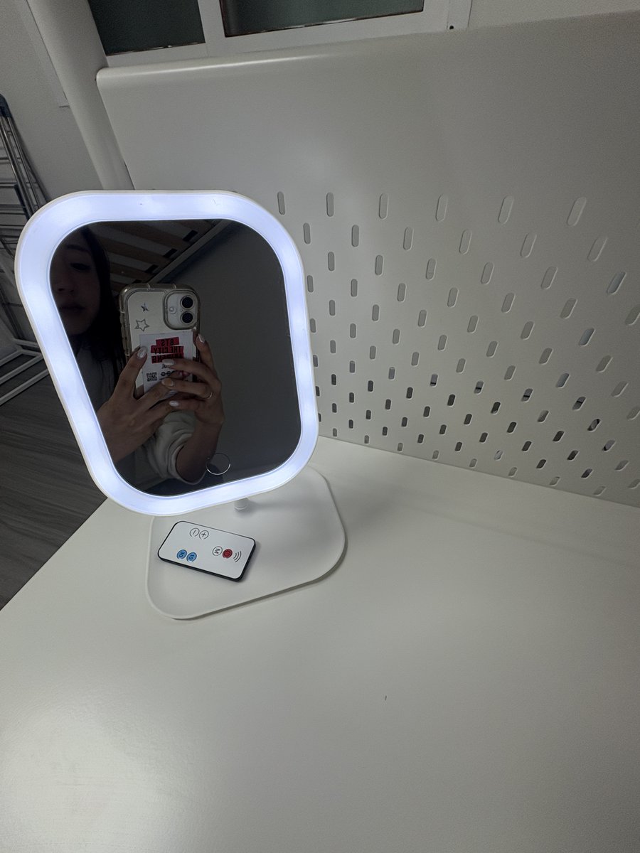 kr_sharehouse's tweet photo. 韓国シェアハウス 2番のお部屋初公開🇰🇷🤍

・約6.1畳 (320×310 )
・家賃 55万ウォン (オープン割引中)
・最寄り駅は大谷駅(대곡역)
・管理費込み！ラーメン、お米、本格コーヒー、月1観光ツアーも家賃に含まれます✨️

ご相談はLINEまでお願いします  @ 429dvhew https://t.co/z9ySgIId8a