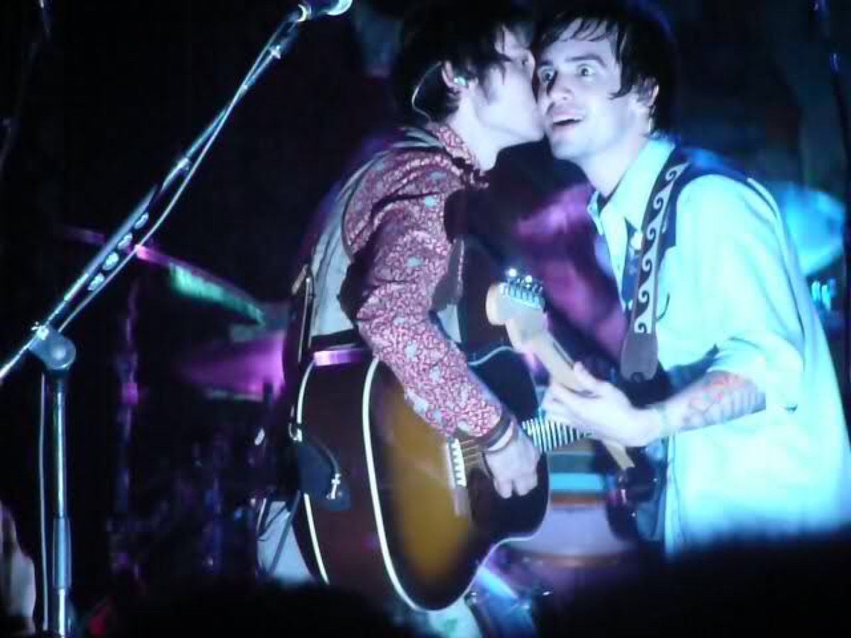 ryanregretful's tweet image. why have i never seen these until now omg why are they gay #stop