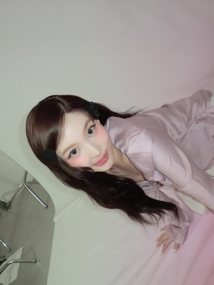 USE ' HEY / ✉️ ' - ENGLISH ONLY tweet media