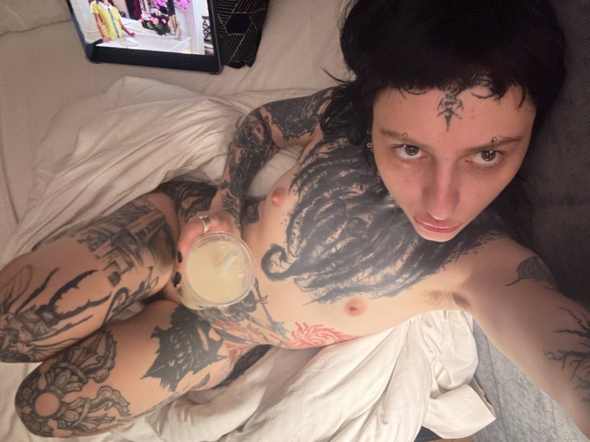 Aallexie💜 tweet media