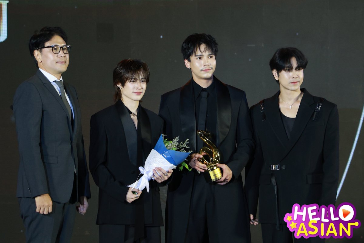 Hello Asian tweet media