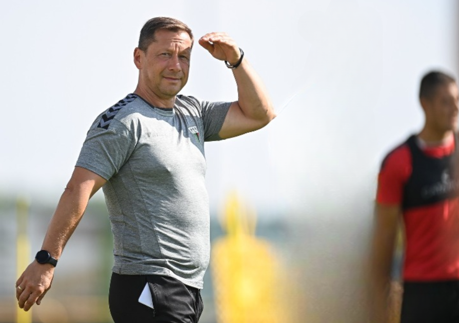 Maciek Adam tweet media