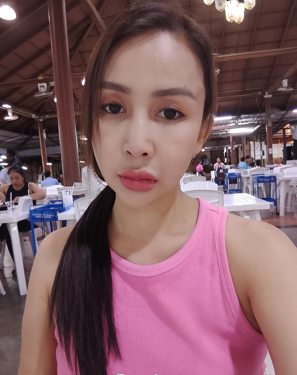 avawaritsa's tweet photo. วาวาไง คนที่สวยๆ https://t.co/QfpO59mLly