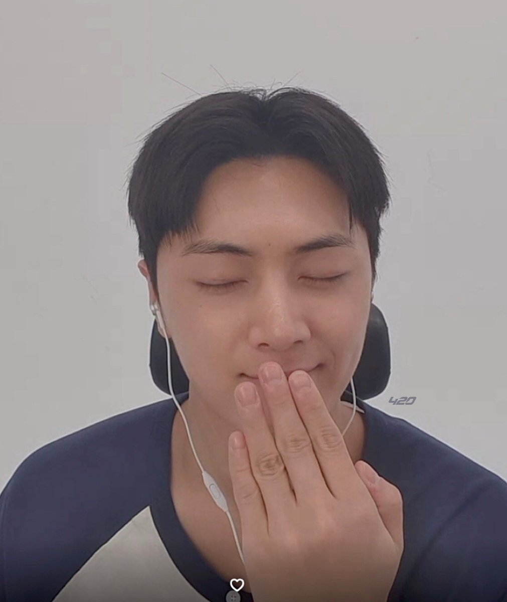 레레𝜗ৎ tweet media