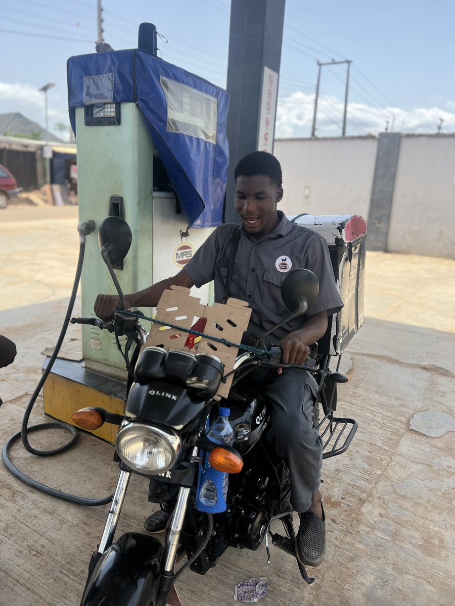 Emmanuel 💫 tweet media