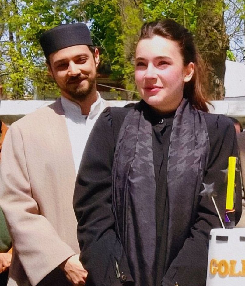 azraahferr's tweet image. Ya arkadaşlar nasıl shiplemiuosunuz tamam sizin dediğiniz Mertin sevgilisi var saygı duyalım ama birincisi görmüyorlar ikincisi bu kadar çabuk nasıl vazgeçtiniz onlardan Allah olmıcak şeyin hayalini kurdurmazmış #MinMer