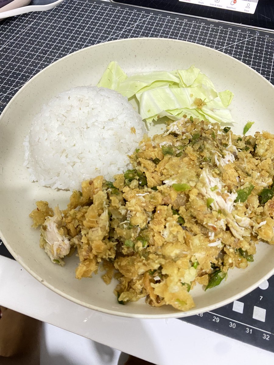 raꪔ̤̮ tweet media