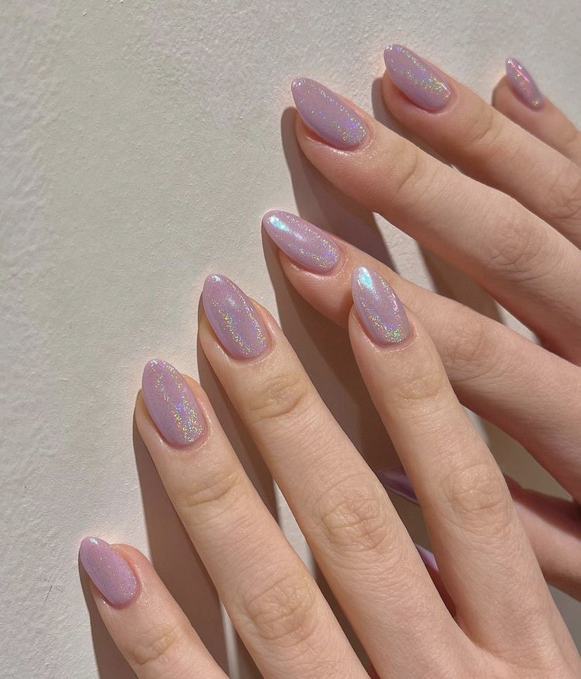 aesttics's tweet photo. holographic nails https://t.co/k8f1GJXBNM
