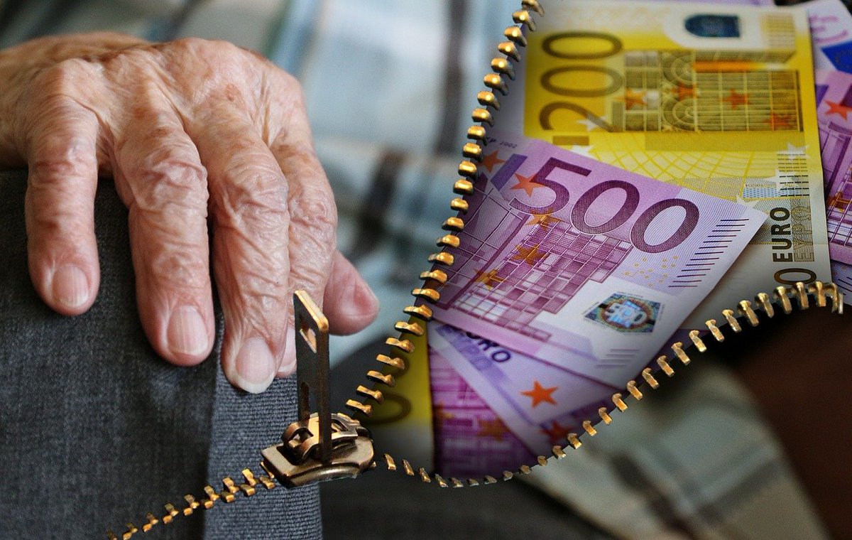 SegGlobalFinanz's tweet photo. Las pensiones de los autónomos en 2026: Las pensiones de autónomos en 2026 vuelven a ser clave si hablamos de protección económica de las personas que trabajan por cuenta propia. Muchos profesionales cotizan durante bastantes años por bases de cotización… https://t.co/bBnIMQNbCZ https://t.co/1ZiVstdffR
