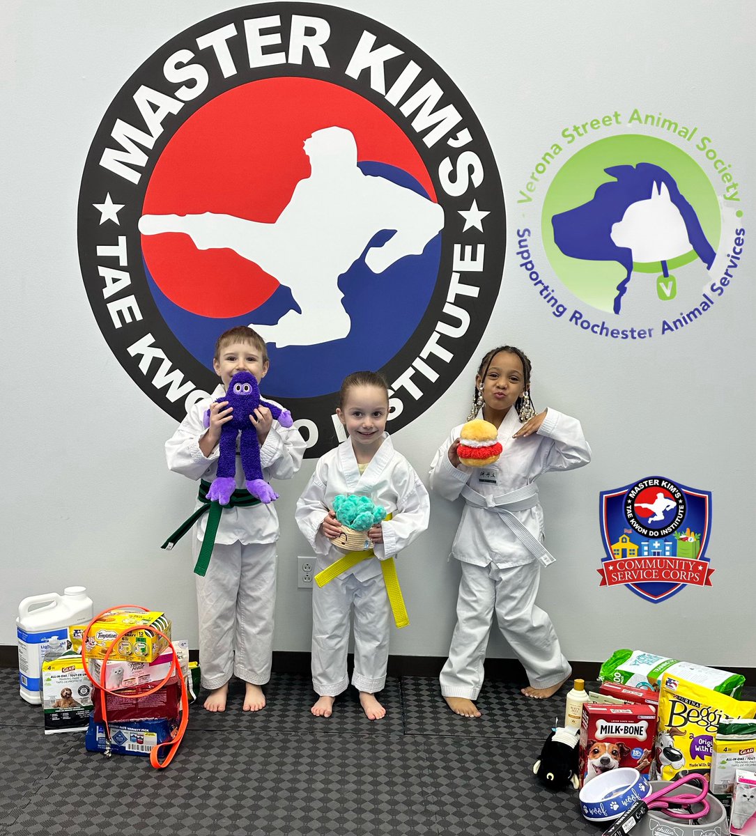 MKTKDROC's tweet image. 🙏 A big THANK YOU to everyone who donated to the Verona Street Animal Society at our Irondequoit location! 🐾❤️

Your generosity helps us continue our mission of giving back and making a difference in our community.

#MKTKD #CommunityStrong #GiveBack #Kickathon #PickUpTheParks
