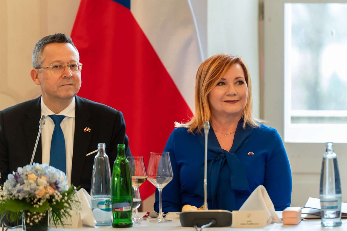 Alena Schillerová tweet media