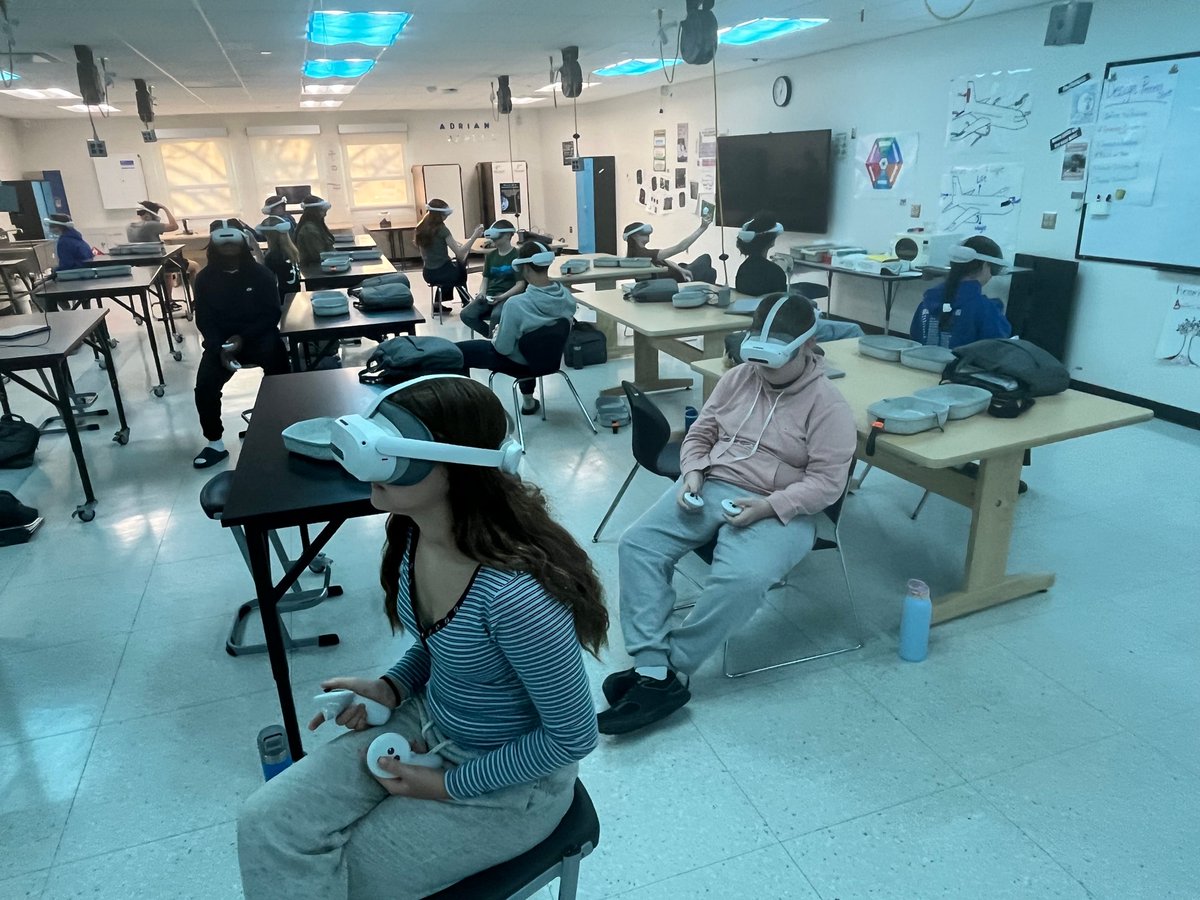 Mrs. Hughes' accelerated science class used VR headsets to enhance their learning about inheritance. Students are enjoying learning in a new way in science.