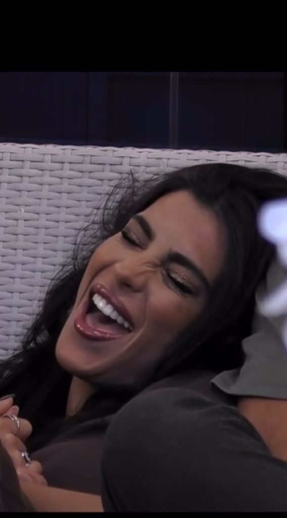 Io Sono Piena di Me SI tweet media