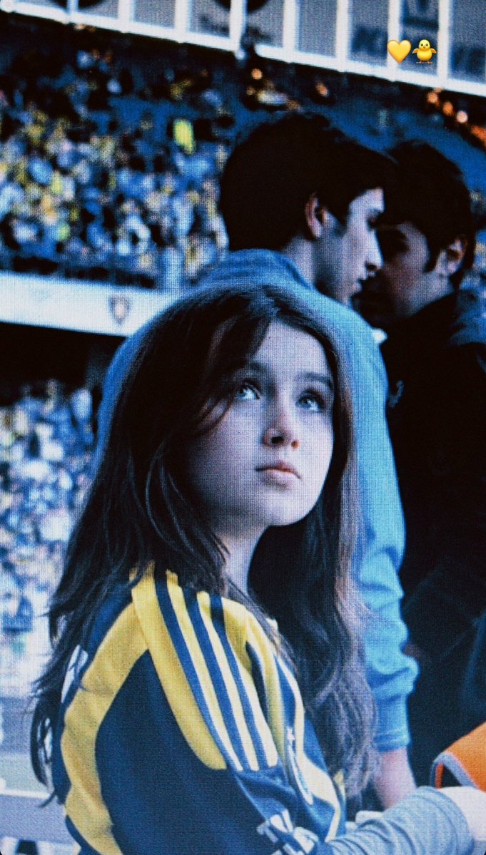 Zóla ⛈ tweet media